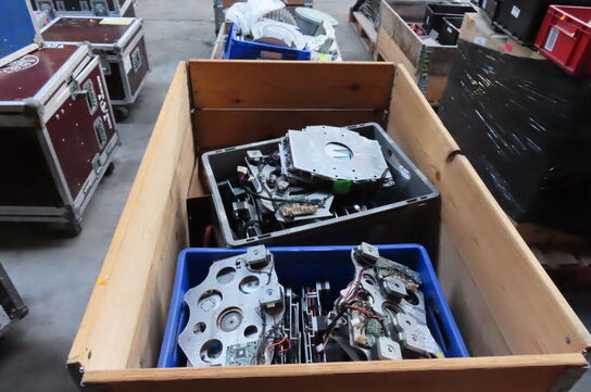 Palle med diverse reservedele til lys