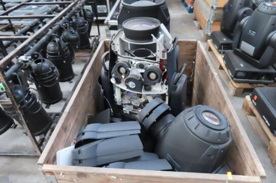 Palle med diverse reservedele til lys