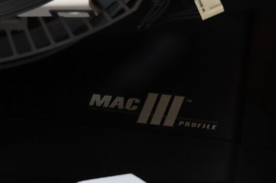 Palle med diverse reservedele til lys