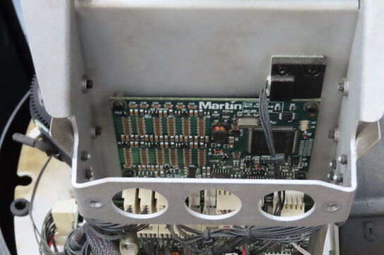 Palle med diverse reservedele til lys