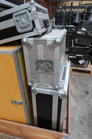 Diverse flightcases mv.