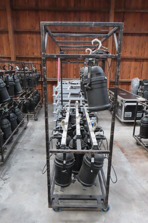 Stativ med 16 lamper