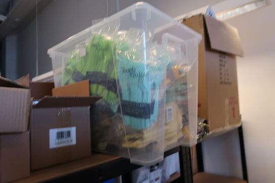 3 stk. lagerreoler med div. Festilbehør m.m.