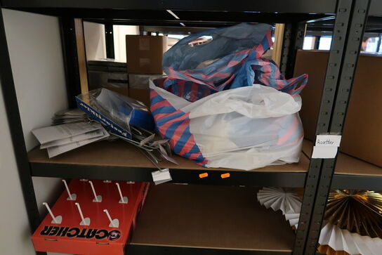 Lagerreol med div. Festtilbehør m.m.