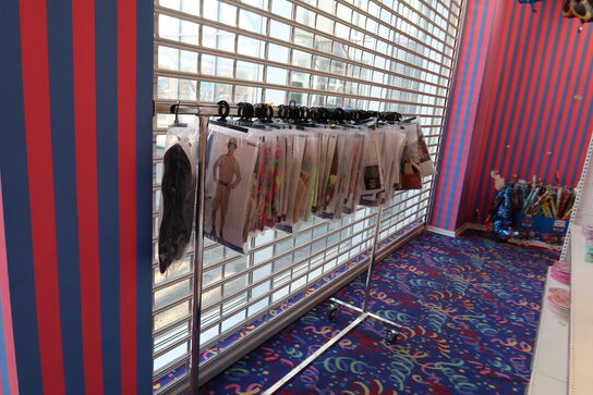 Stativ med div. Udklædningsdragter