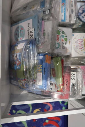 Div. Balloner med motiv m.m. i skuffer