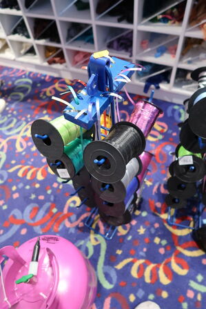 2 stk. standere med gavebånd