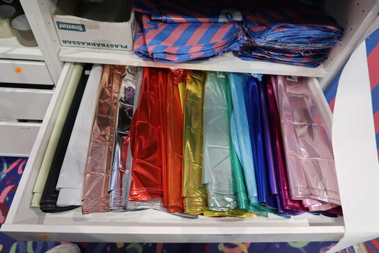 Div. Balloner med motiv m.m. i skuffer