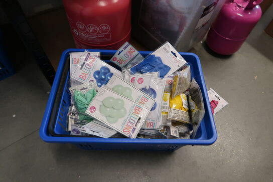 Lagerreol med div. Festtilbehør m.m.