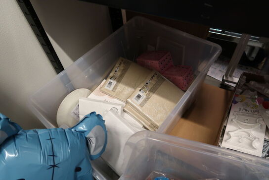 3 stk. kasser med div. Balloner, festtilbehør m.m.