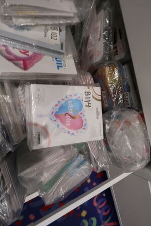 Div. Balloner med motiv m.m. i skuffer