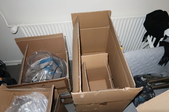 12 stk. diskokugler i forskelligestørrelser, mundbind m.m.