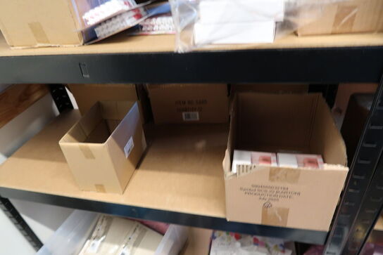 2 stk. lagerreoler med div. Festtilbehør m.m.