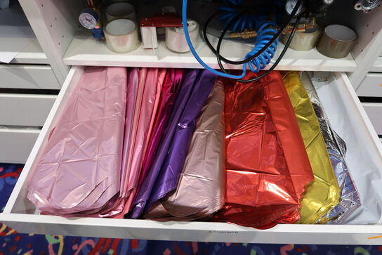 Div. Balloner med motiv m.m. i skuffer