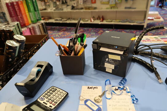 Pengeskuffe, bonprinter EPSON, tastatur m.m.