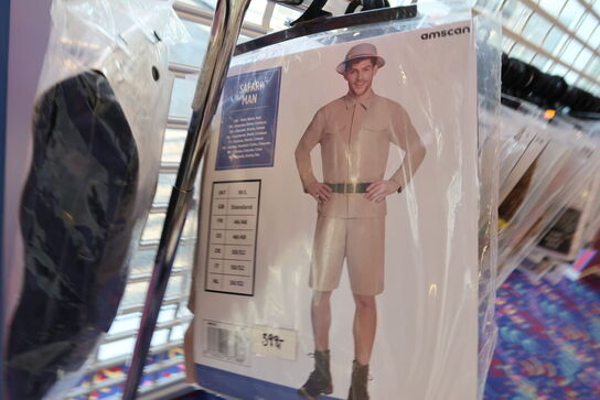 Stativ med div. Udklædningsdragter