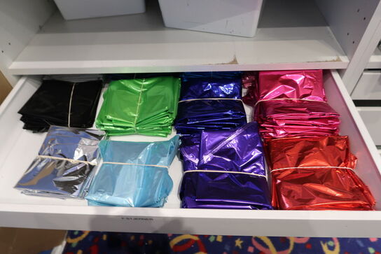 Div. Balloner med motiv m.m. i skuffer