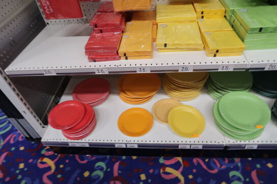 Div. Papkrus, paptallerkner, servietter, sugerør m.m.