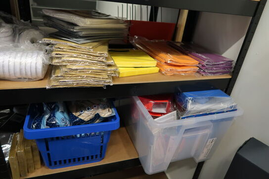 Lagerreol med div. Festtilbehør m.m.