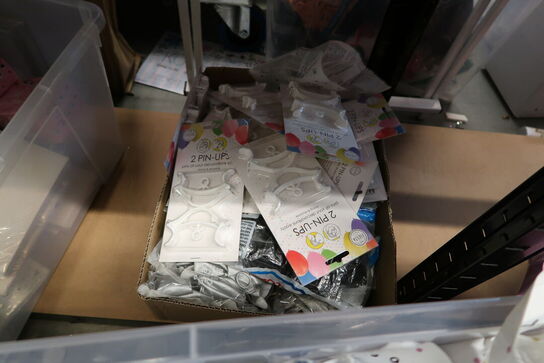 3 stk. kasser med div. Balloner, festtilbehør m.m.