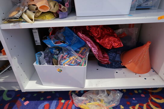 Div. Balloner med motiv m.m. i skuffer