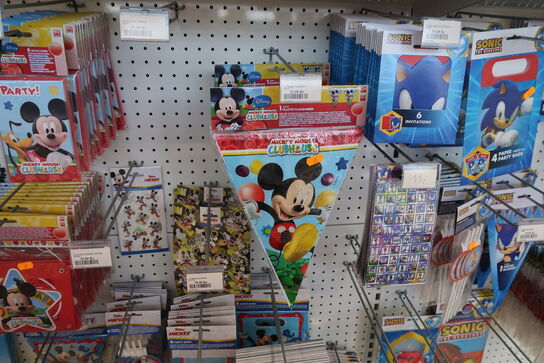 Div. Festtilbehør DISNEY, SONIC m.fl.