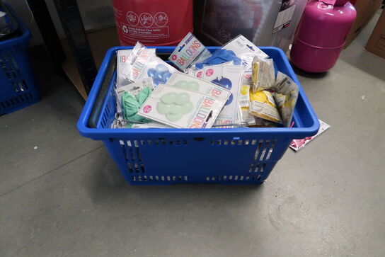 Lagerreol med div. Festtilbehør m.m.