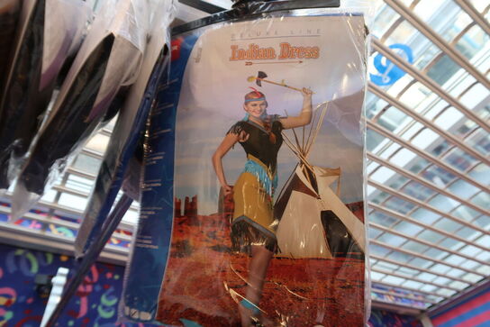 Stativ med div. Udklædningsdragter