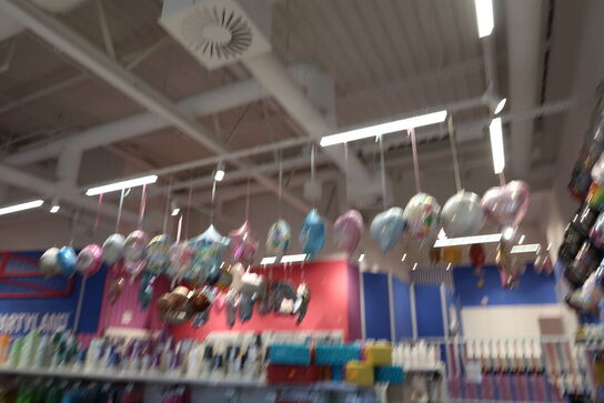 Alle balloner i butikken som er pustet op