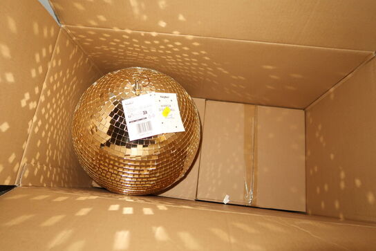 12 stk. diskokugler i forskelligestørrelser, mundbind m.m.