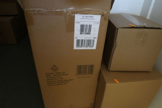 12 stk. diskokugler i forskelligestørrelser, mundbind m.m.