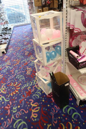 4 stk. kasser med balloner samt konfettirør