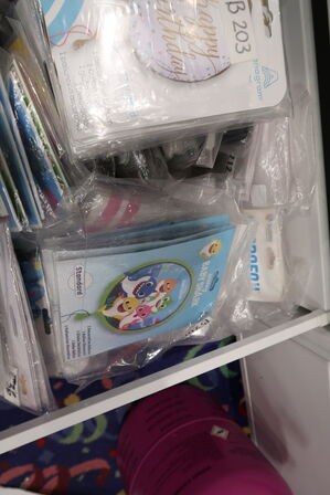 Div. Balloner med motiv m.m. i skuffer