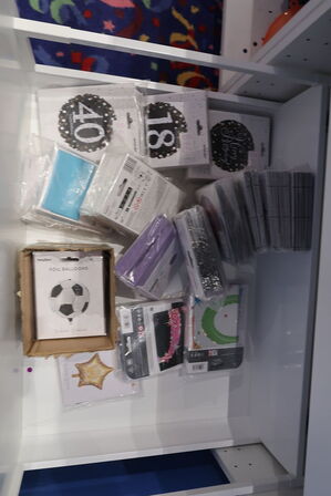 Div. Balloner med motiv m.m. i skuffer