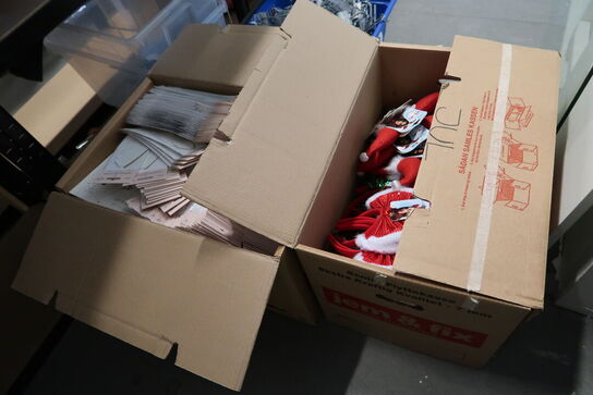 2 stk. kasser med div. Festtilbehør, balloner m.m.