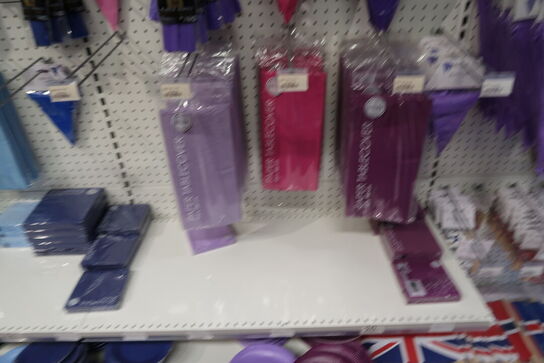 Div. Papkrus, paptallerkner, servietter, sugerør m.m.