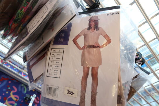 Stativ med div. Udklædningsdragter