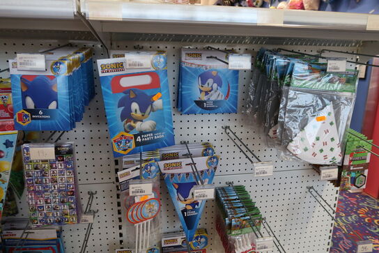 Div. Festtilbehør DISNEY, SONIC m.fl.