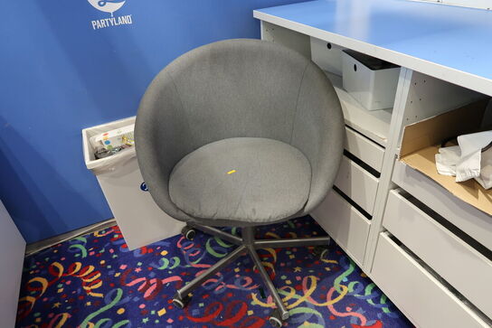 Lænestol samt skraldespand