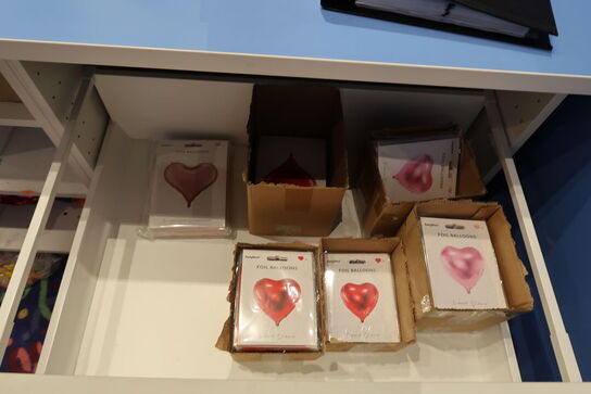 Div. Balloner med motiv m.m. i skuffer