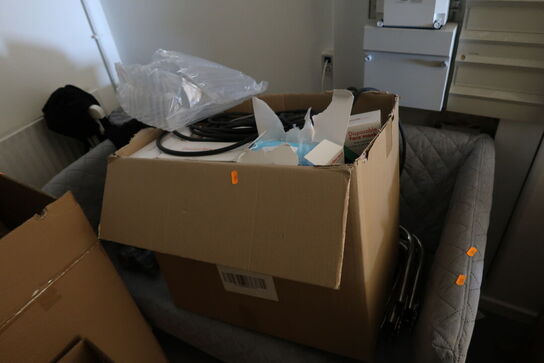 12 stk. diskokugler i forskelligestørrelser, mundbind m.m.