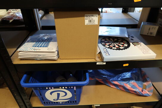 2 stk. lagerreoler med div. Festtilbehør m.m.