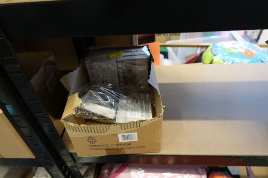 2 stk. lagerreoler med div. Festtilbehør m.m.