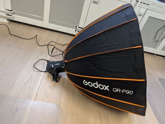 SL100D Light and QR-P90 Quick Release Parabolic Softbox - GODOX