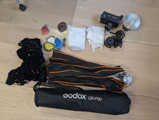 SL100D Light and QR-P90 Quick Release Parabolic Softbox - GODOX