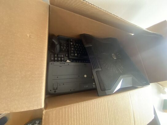 Tøm lokalet (kasser fra SMEG & BEKO tomme)