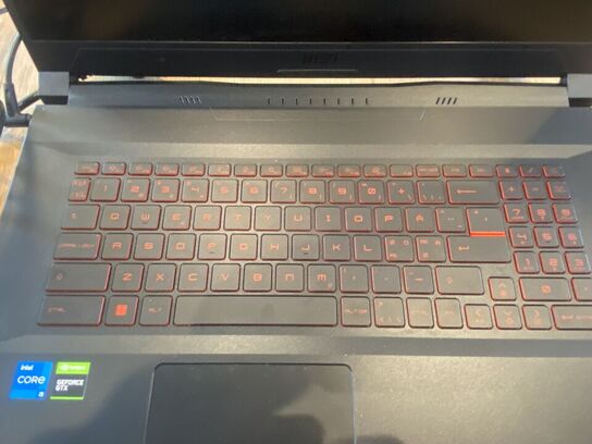 Bærbar computer MSI KATANA GF76