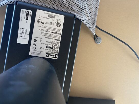 El hæve/sænkebord IKEA Bekant med kontorstol