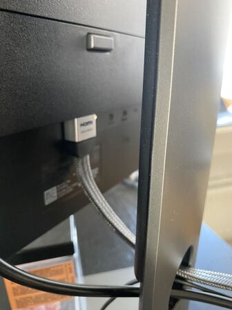 Skærm DELL, tastatur, mus mm.