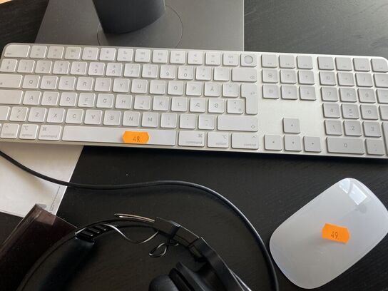 Skærm Dell U2520D tastatur, mus 